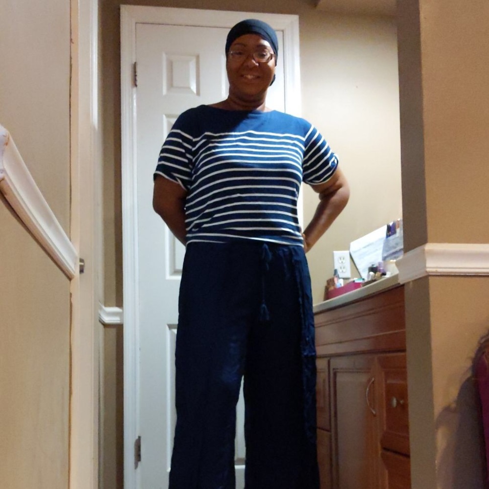 Set of 2 tops and 2 pants as pictured